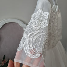 Load image into Gallery viewer, Last item - Long sleeves dress with lace