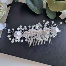 Load image into Gallery viewer, Ana Balahan Wedding Comb decorated with flowers and beads for little flower girl or bridesmaid back view