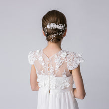 Load image into Gallery viewer, Ana Balahan White roses with beads wedding hair accessory with comb