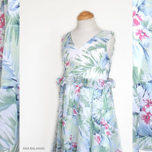 Load image into Gallery viewer, Light weight chiffon dress with V-neck Ana Balahan