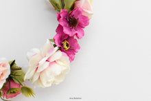 Load image into Gallery viewer, Flower wreath in light ivory, pink and magenta colors. Beautiful addition for country or beach wedding.