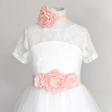 Load image into Gallery viewer, Three flowers belt decorated with stones and heanpiece