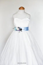 Load image into Gallery viewer, Ana Balahan Scarlett simple classic style teenager flower girl dress Sydney Australia
