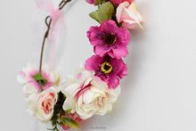 Load image into Gallery viewer, Romantic wedding flower crown closwer view
